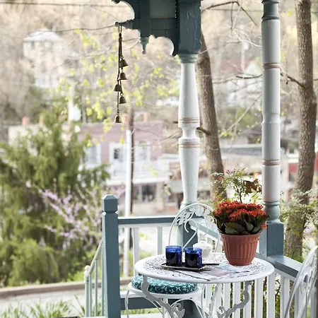 Cliff Cottage Inn Eureka Springs Exterior photo